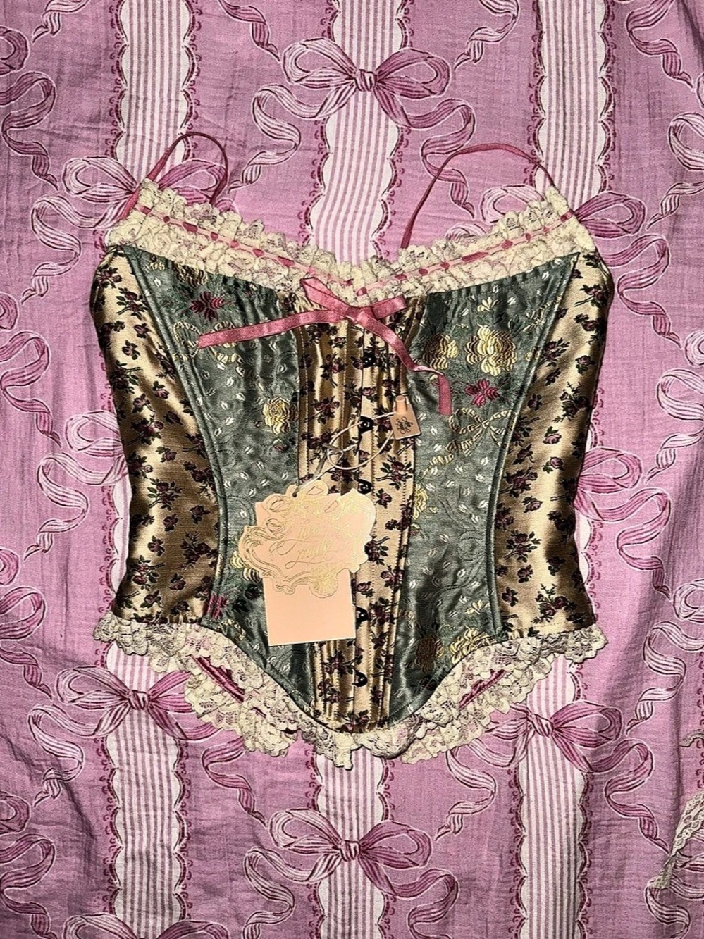 Lacemade Classic Queen Corset - Picture 4 of 8